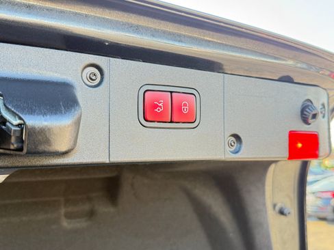 Used 2011 Mercedes-Benz S 550 4MATIC image 34