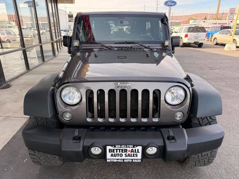 Used 2014 Jeep Wrangler Unlimited Rubicon w/ Connectivity Group AWD/4WD image 8