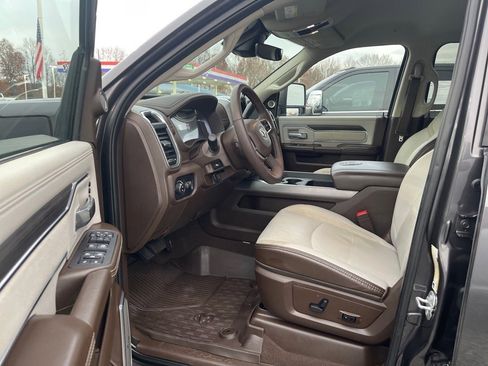 Used 2025 RAM 3500 Laramie image 7