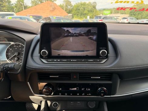 Used 2023 Nissan Rogue SV FWD image 7