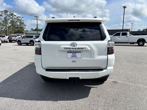 Used 2020 Toyota 4Runner SR5 image 6