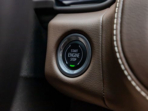 Used 2024 Chevrolet Suburban High Country w/ Advanced Technology Package AWD/4WD image 29