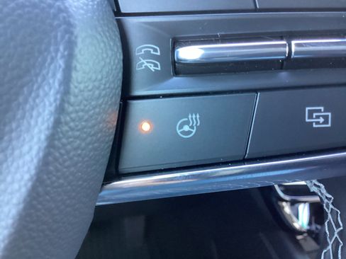 Used 2025 Chevrolet Traverse High Country image 33