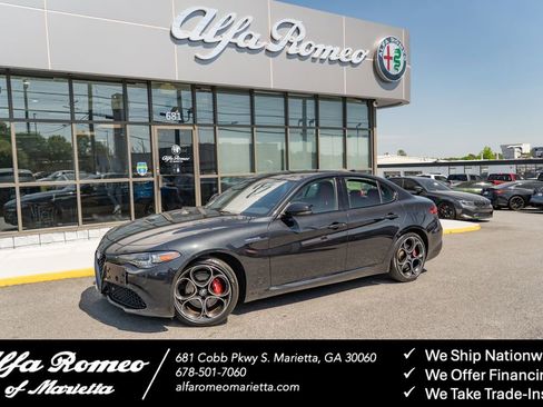 Used 2022 Alfa Romeo Giulia Veloce AWD/4WD image 1