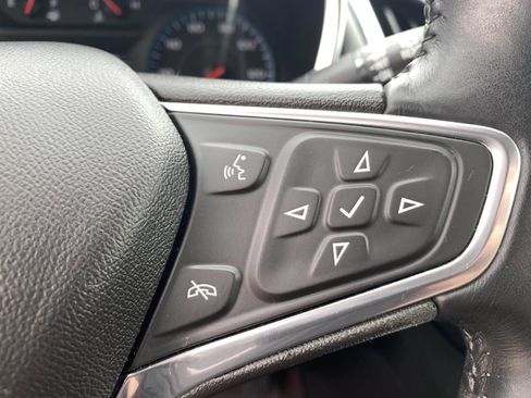 Used 2018 Chevrolet Equinox LT AWD/4WD image 15