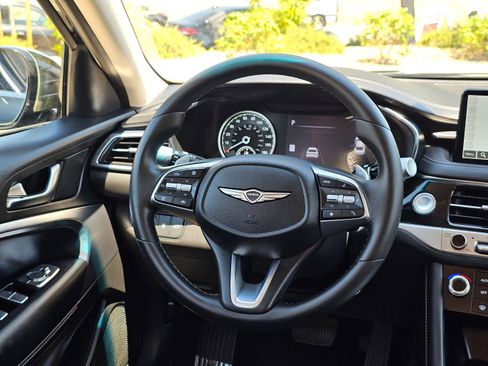 Used 2025 Genesis G70 2.5T image 23
