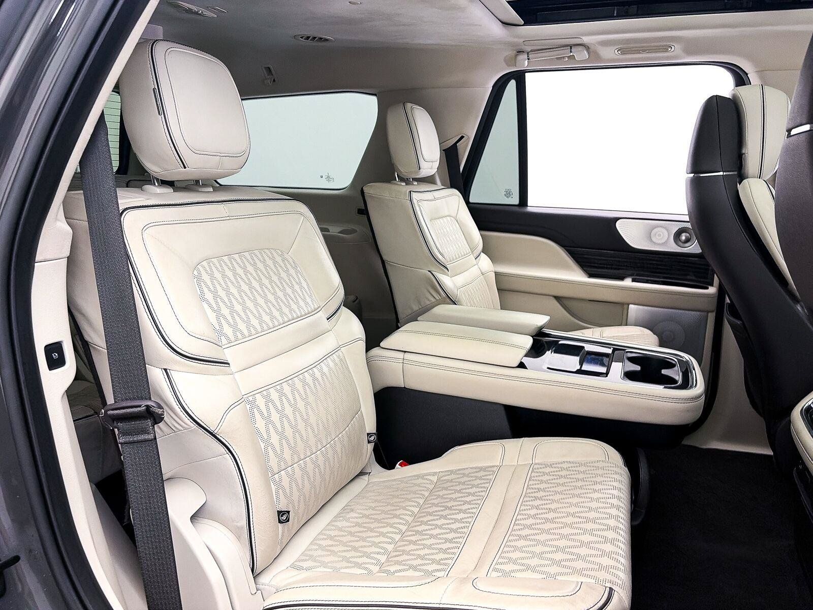 Used 2022 Lincoln Navigator Black Label AWD/4WD image 43