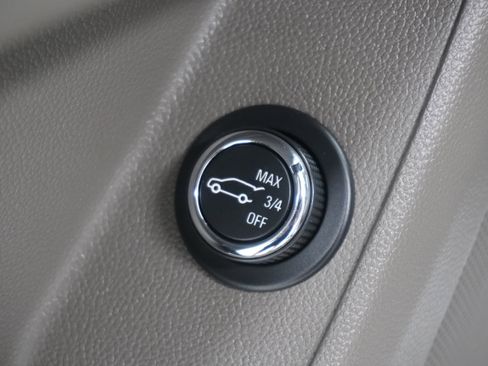 Used 2020 Chevrolet Traverse LT w/ Driver Confidence II Package FWD image 26