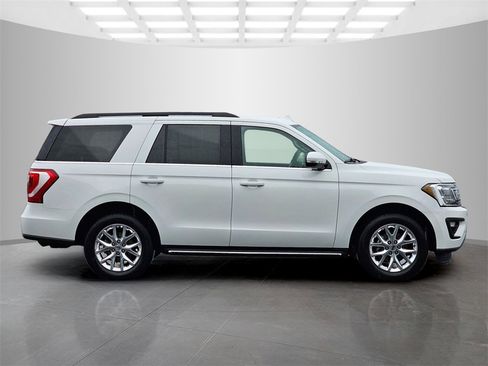 Used 2021 Ford Expedition XLT image 7