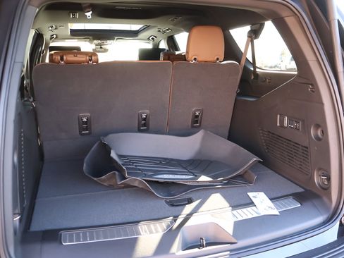 New 2026 Chevrolet Suburban High Country image 29