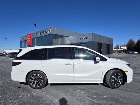 Used 2025 Honda Odyssey Elite image 18