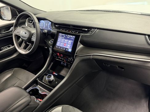 Used 2024 Jeep Grand Cherokee L Altitude image 23