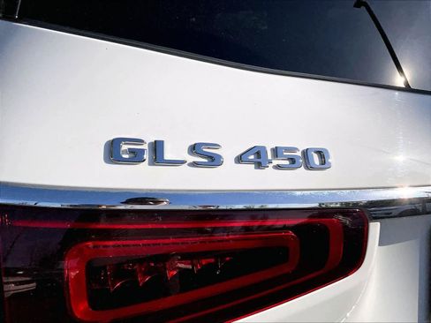 Used 2022 Mercedes-Benz GLS 450 4MATIC image 10
