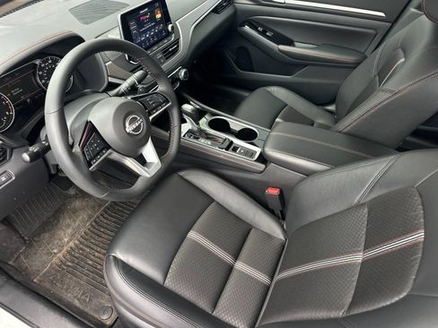 Used 2025 Nissan Altima 2.5 SR AWD/4WD image 9