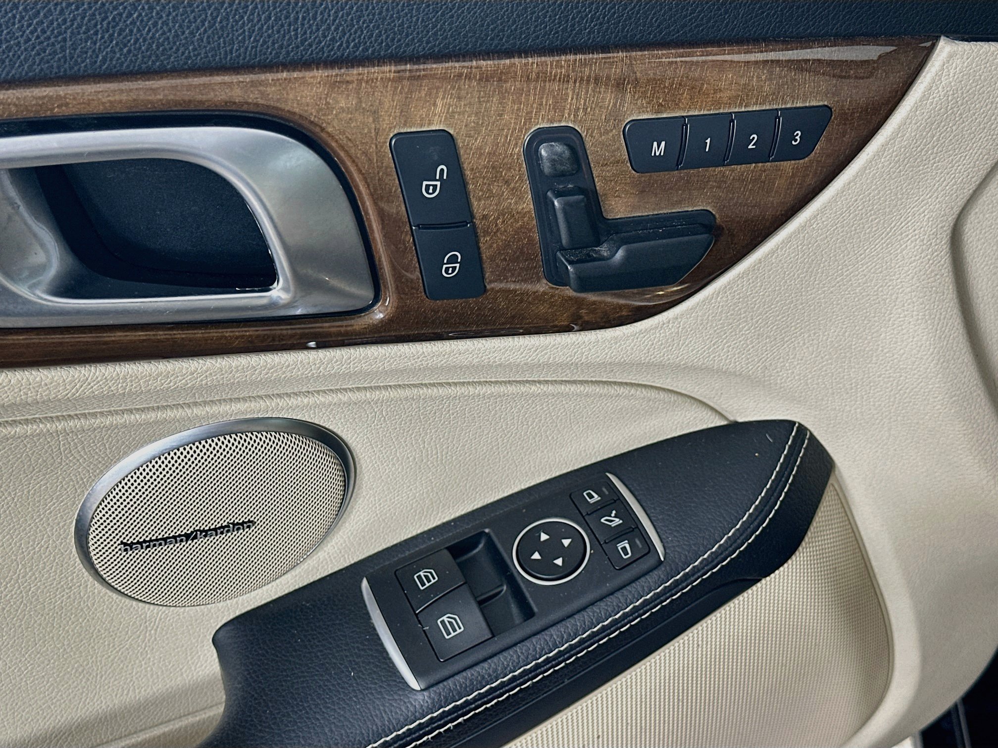 Certified 2015 Mercedes-Benz SLK 250 image 21