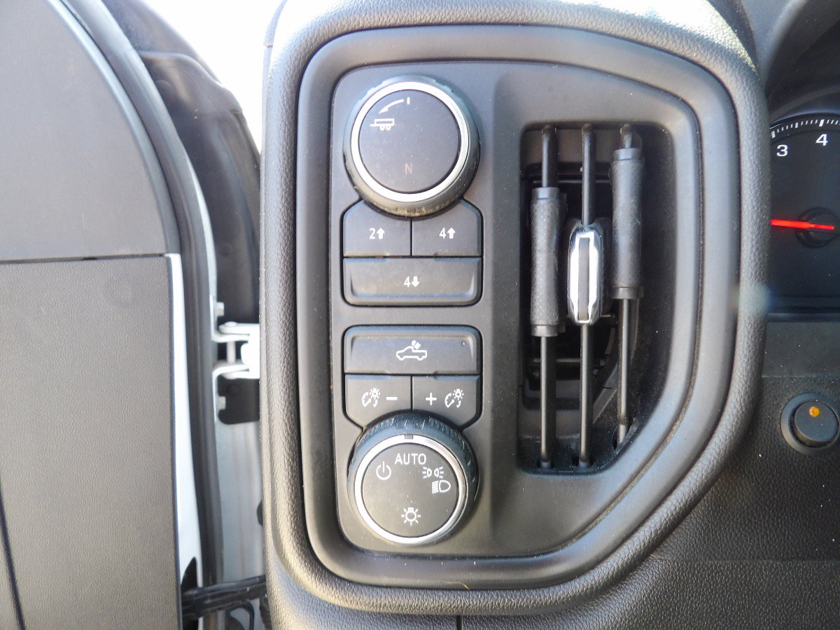 Used 2023 Chevrolet Silverado 2500 Custom w/ Infotainment Package AWD/4WD image 13