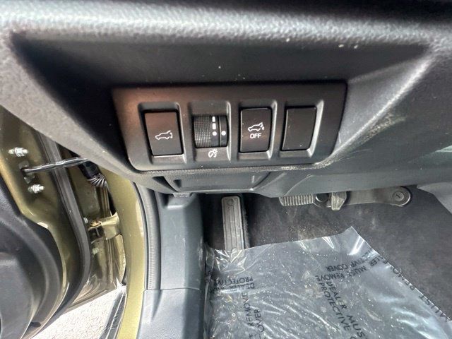 Used 2025 Subaru Outback Touring AWD/4WD image 19
