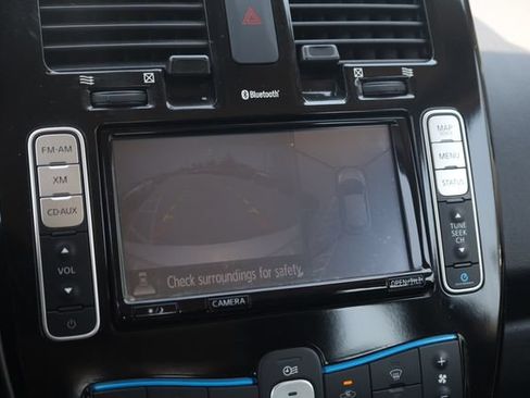 Used 2015 Nissan Leaf SL w/ Premium Package FWD image 19