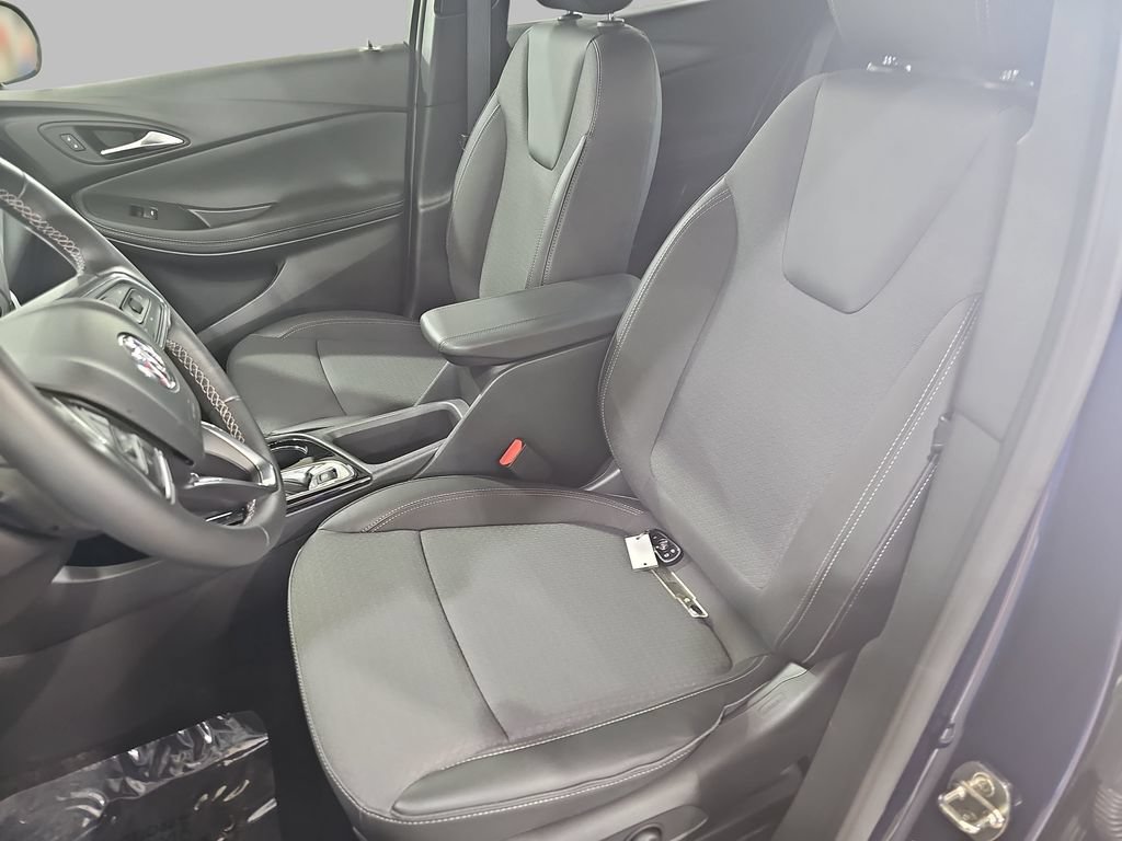 Used 2023 Buick Encore GX Preferred w/ Cold Weather Comfort Package FWD image 18