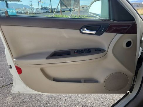 Used 2008 Chevrolet Impala LT FWD image 19
