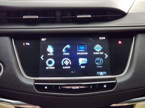 Used 2019 Cadillac XT5 FWD image 16