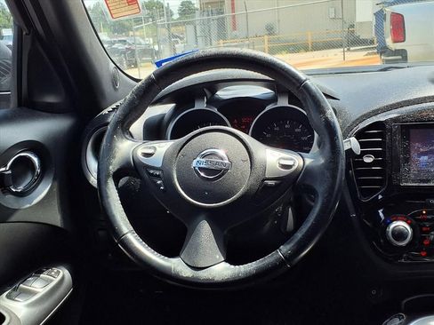 Used 2015 Nissan Juke SV w/ Technology Package FWD image 12