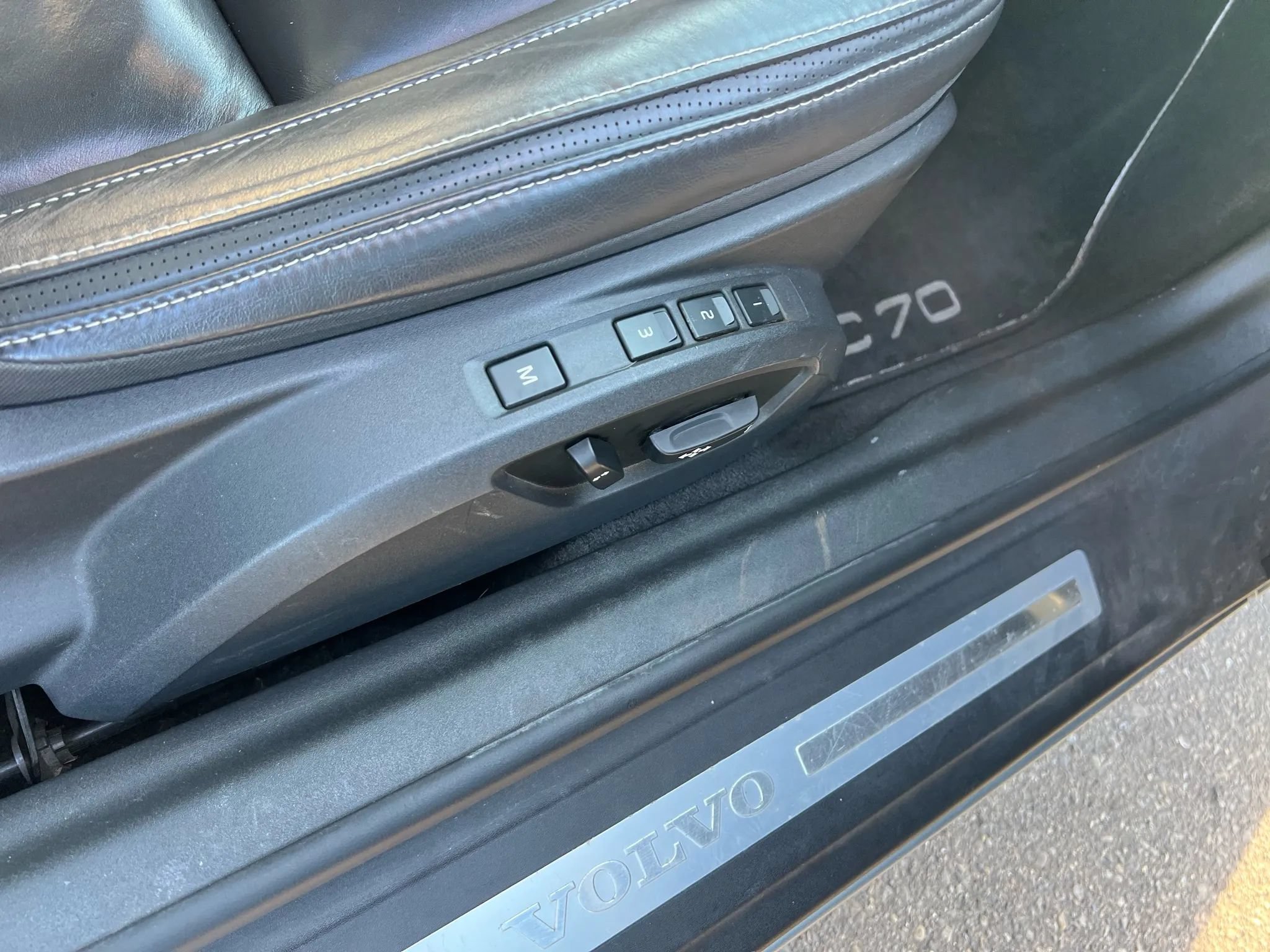 Used 2011 Volvo C70 T5 w/ Convenience Pkg FWD image 26