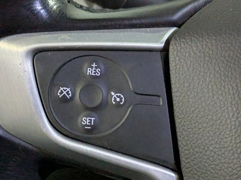 Used 2018 GMC Acadia SLE image 34