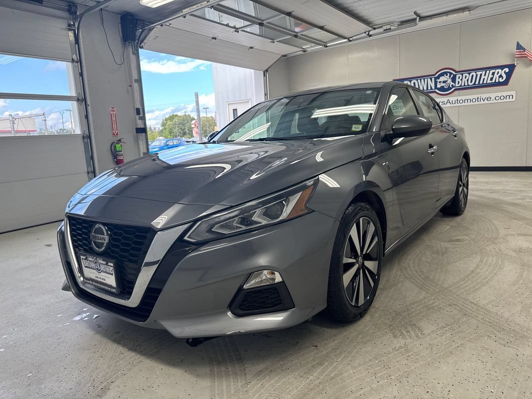 Used 2021 Nissan Altima 2.5 SV FWD image 2