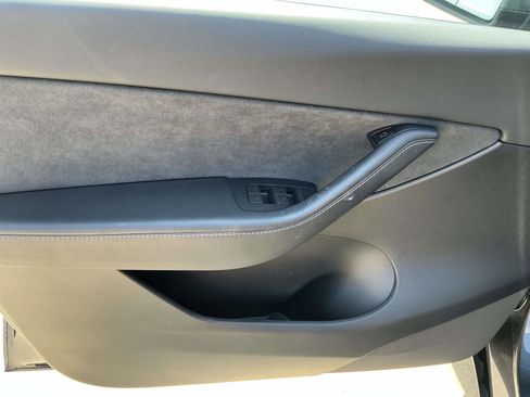 Used 2022 Tesla Model Y Performance image 12