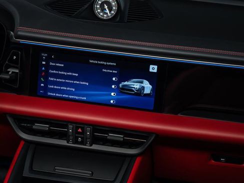 Used 2025 Porsche Macan Electric image 30