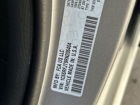 Used 2024 RAM 1500 Laramie image 27