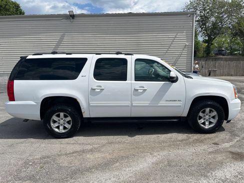 Used 2014 GMC Yukon XL SLT w/ SLT-2 Equipment Package AWD/4WD image 5