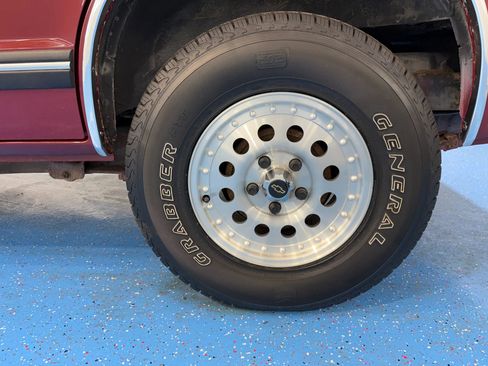 Used 1994 Chevrolet S10 Pickup 4WD 4-Door image 60