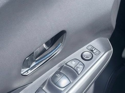 Certified 2019 Nissan Kicks SR w/ SR Premium Package FWD image 20