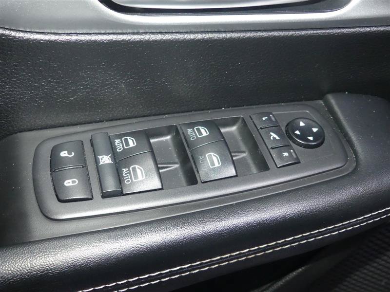 Used 2019 Chrysler Pacifica Limited w/ Advanced Safetytec Group FWD image 21