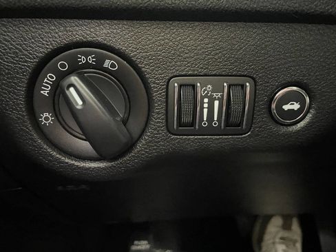 Used 2020 Dodge Charger SXT image 39