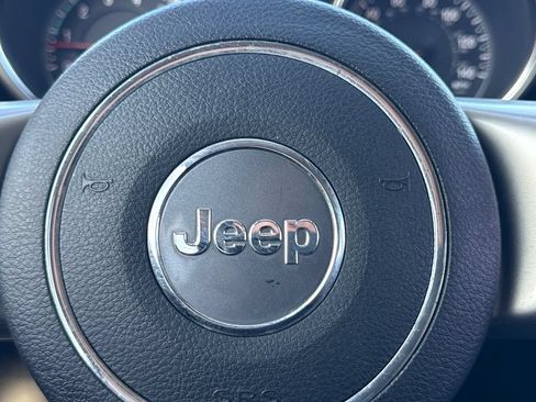 Used 2012 Jeep Grand Cherokee Overland AWD/4WD image 30