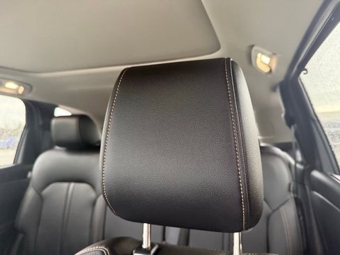 Used 2025 MAZDA CX-70 Plug-In Hybrid w/ Premium Pkg image 29