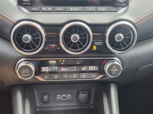 Used 2025 Nissan Sentra SR image 18