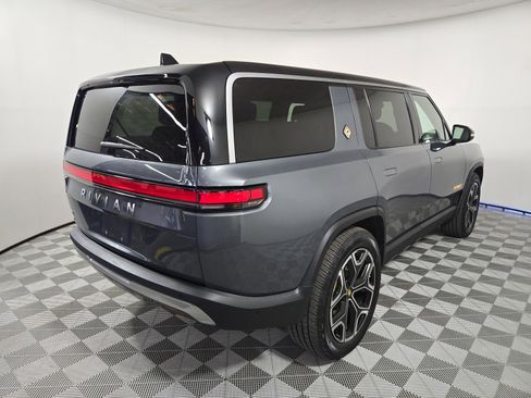 Used 2022 Rivian R1S Launch Edition image 5