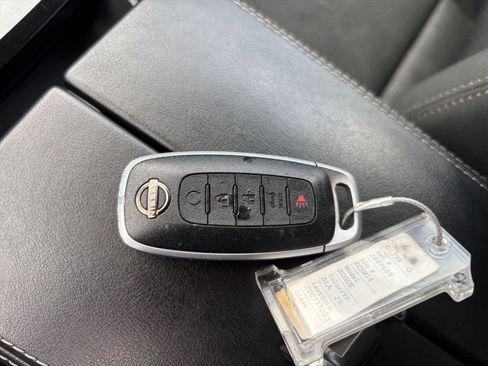 Used 2025 Nissan Rogue SV AWD/4WD image 27