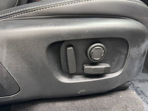 Used 2022 Land Rover Range Rover Velar R-Dynamic S image 47