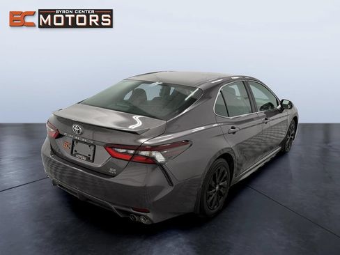 Used 2024 Toyota Camry SE AWD/4WD image 6