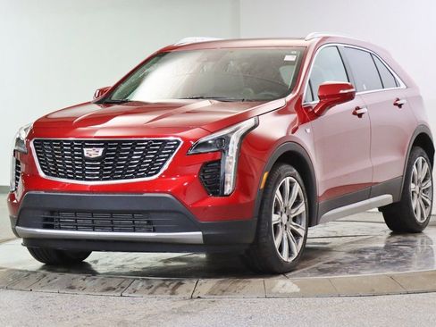 Used 2023 Cadillac XT4 Premium Luxury image 3