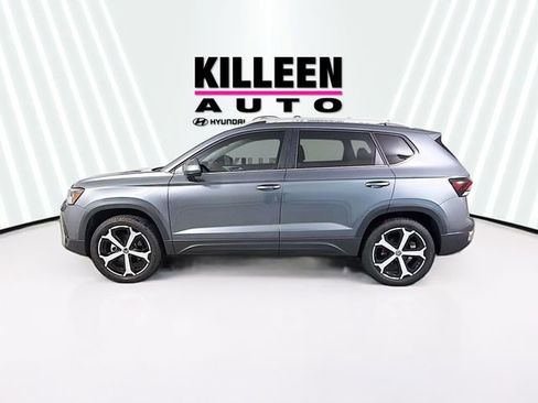 Used 2025 Volkswagen Taos SEL image 4