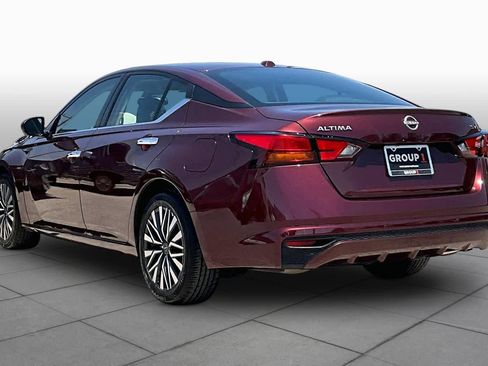 Used 2024 Nissan Altima 2.5 SV FWD image 12