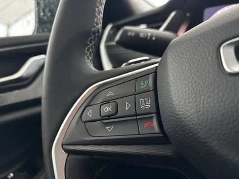 Used 2025 Jeep Grand Cherokee Laredo RWD image 24