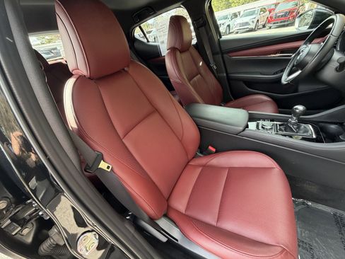 Used 2025 MAZDA MAZDA3 2.5 S Hatchback w/ Premium Pkg image 18