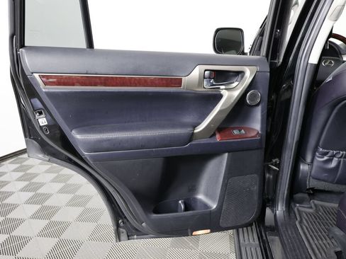 Used 2018 Lexus GX 460 Luxury w/ Preferred Accessory Package AWD/4WD image 16